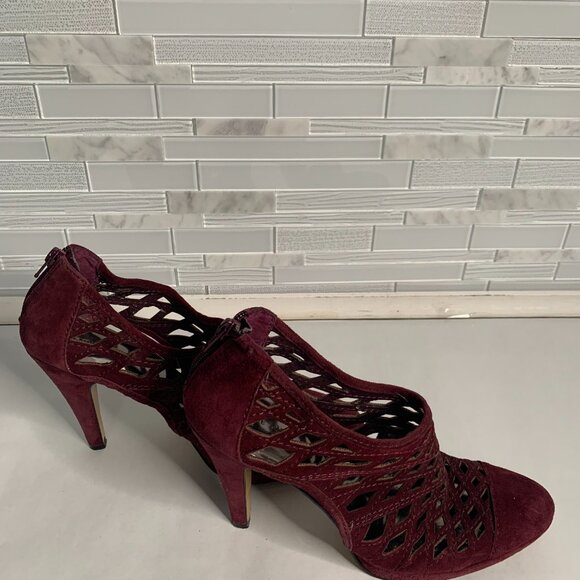 Nine West Plum Suede Heels W/Zip Closure - Picture 5 of 6